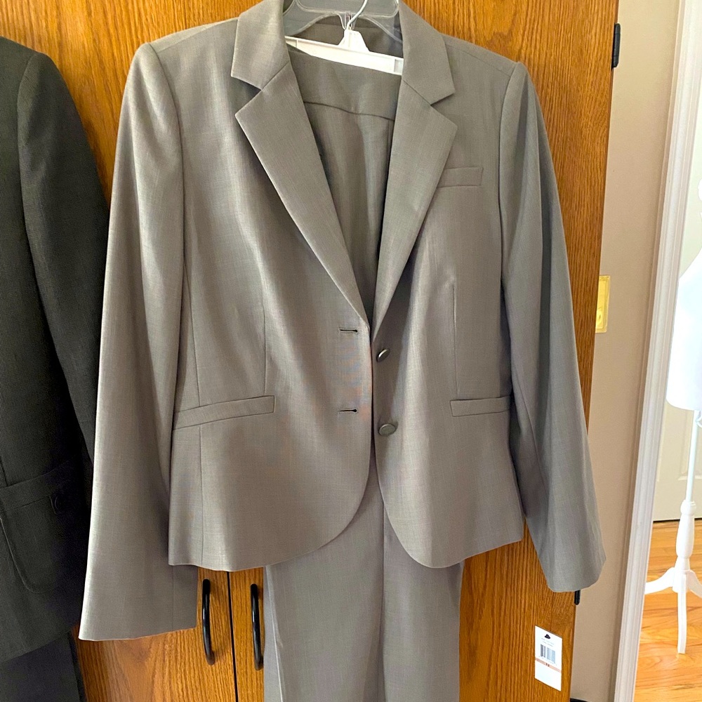 NWT Calvin Klein Women’s Pant Suit